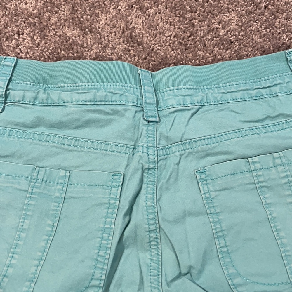 Shorts - Picture 3 of 5
